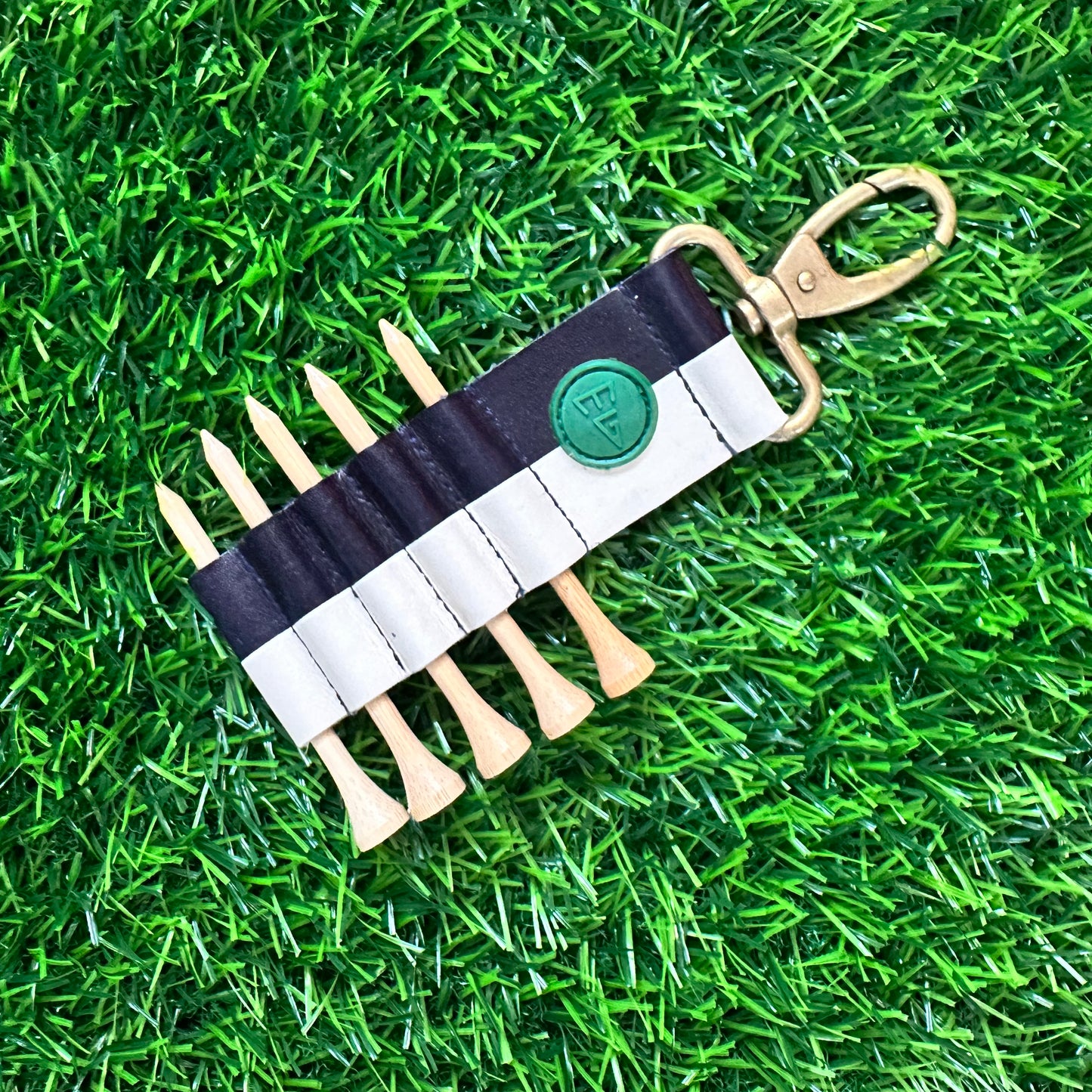 Tee holder