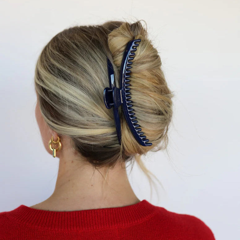Hold everything hair claw