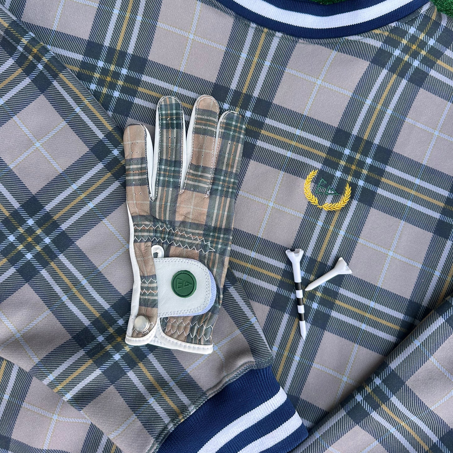 EG cropped sweatshirt (limited edition plaid)