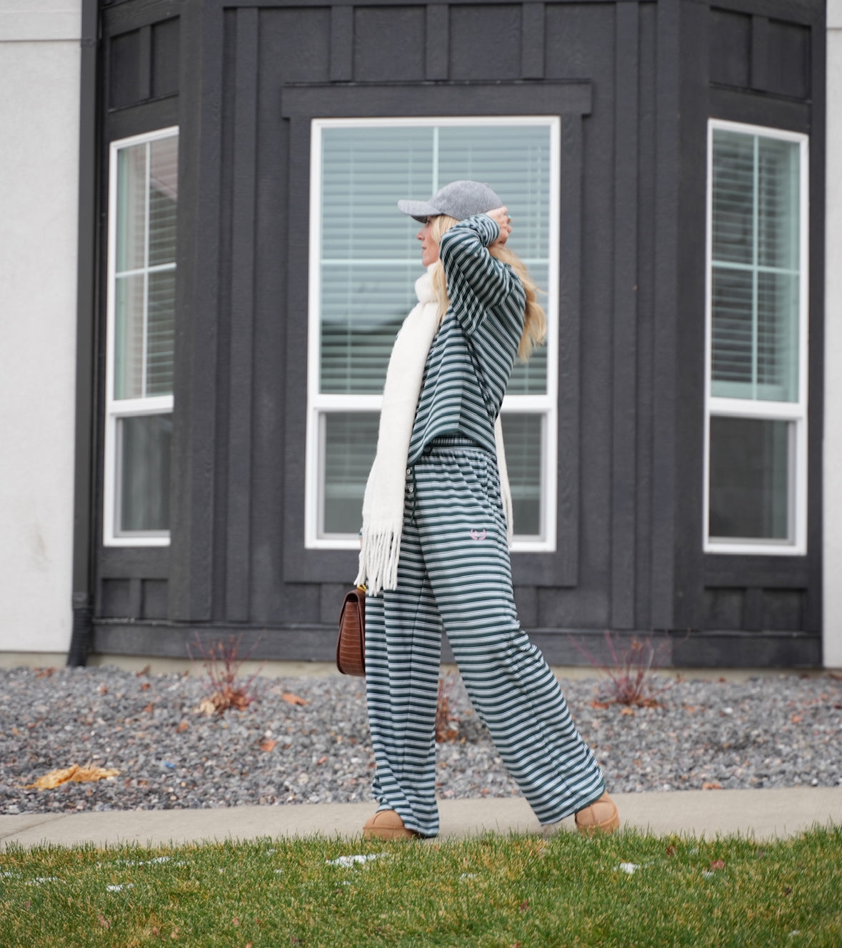 EG striped lounge set